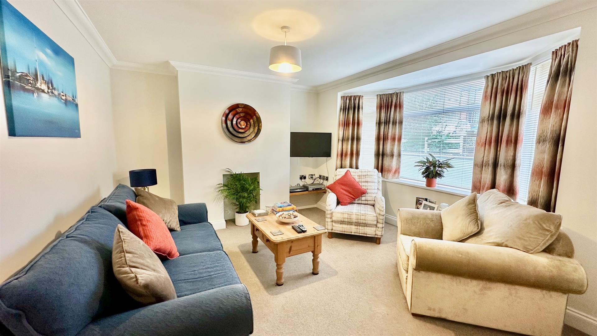 4 bed property in The Broadway, Hastings